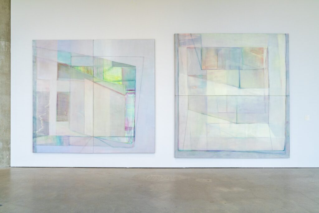 Onni Alanko, everything was still in flux, 2024, öljy pellavalle 240 x 260 cm ja thinking of a place, 2023, öljy pellavalle, 260 x 240 cm. Kuva: Petri Summanen.