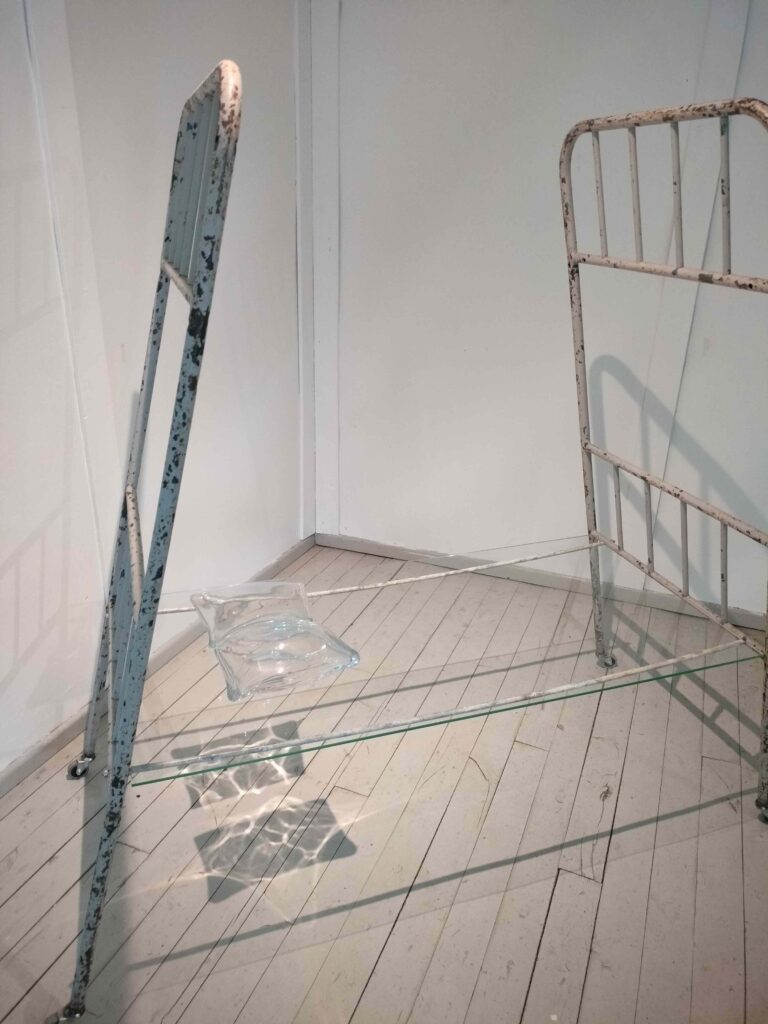 Jonna Ilvessalo, Katkennut uni, 2021, installaatio