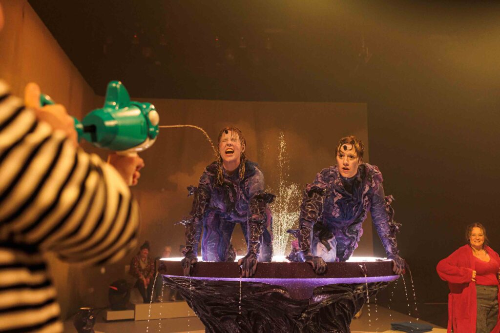 Emelie Zilliacus ja Salla Loper.