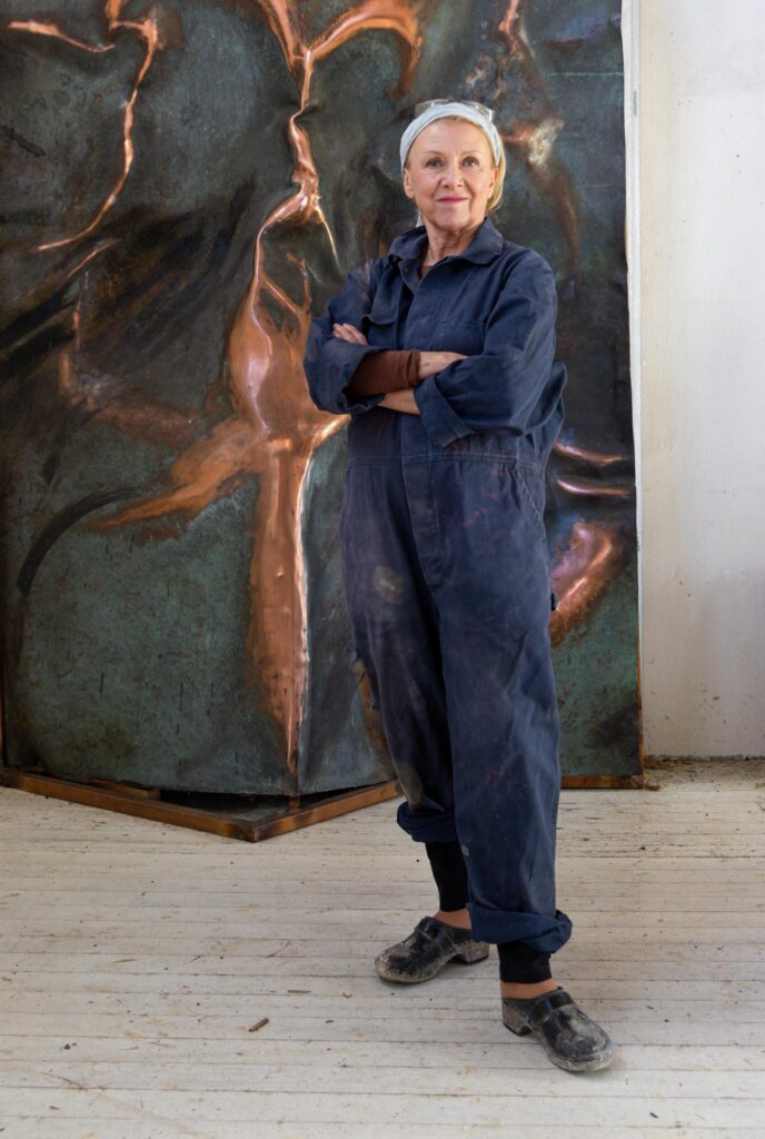 Anne Nielsen Laila Pullisena Teatteri Vantaan monologissa Rakkauden tekoja. Kuva Petra Piitulainen.